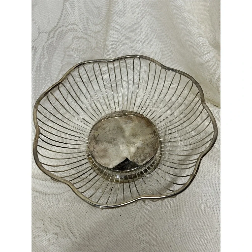 Vintage Deco‎ Silver Plate Wire Bread Fruit Basket With Scalloped Edges MCM